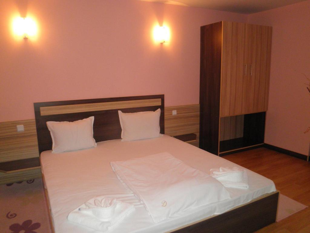 Hotel Complex Diana Cherven  Pokoj fotografie